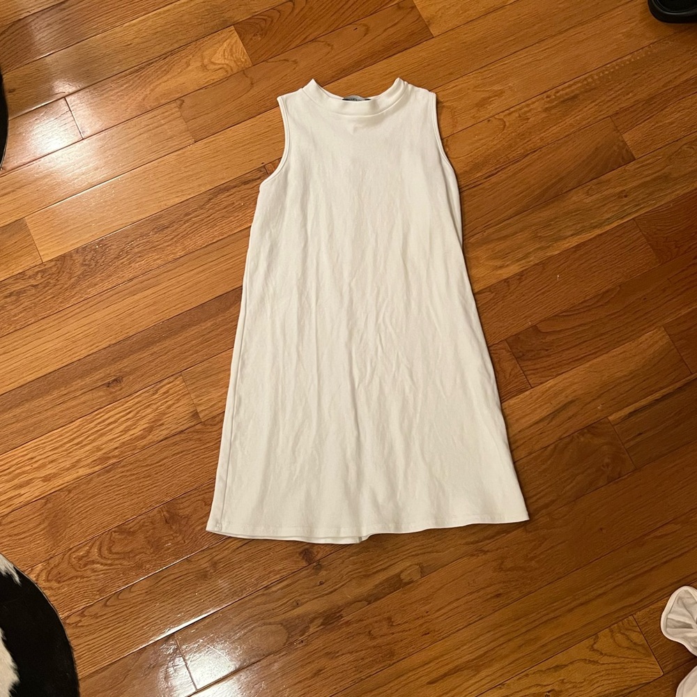Pretty little thing white cotton dress. No size but fits xs